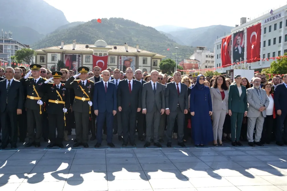 Manisa’da Cumhuriyetin 102. Yılı Resmî Törenle Başladı