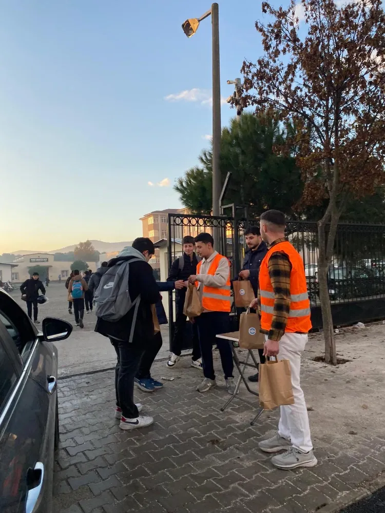 Liseli Gençlere “Zile Beş Kala” Etkinliği Düzenlendi