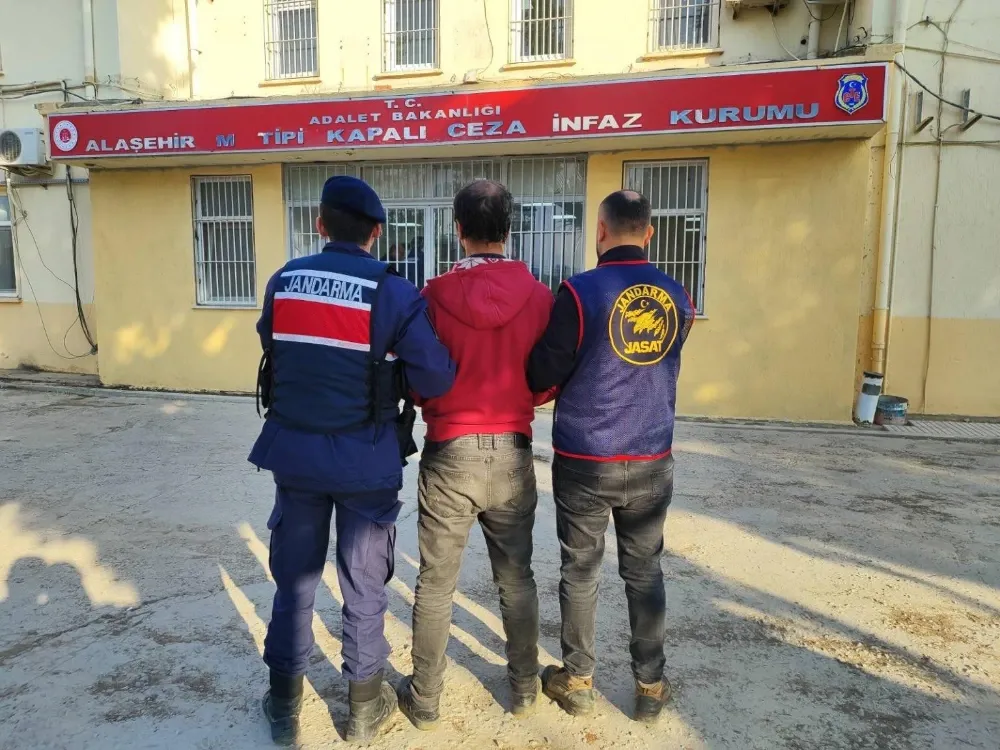 Alaşehir’de gasp şüphelisi bağ evinde yakalandı