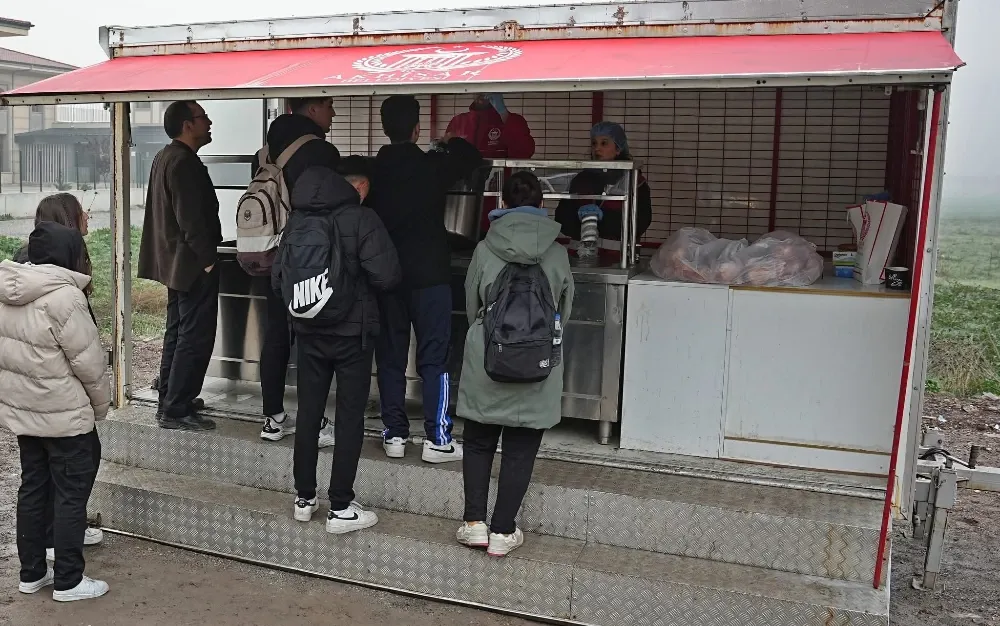 Akhisar’da öğrencilere Günaydın Çorbası