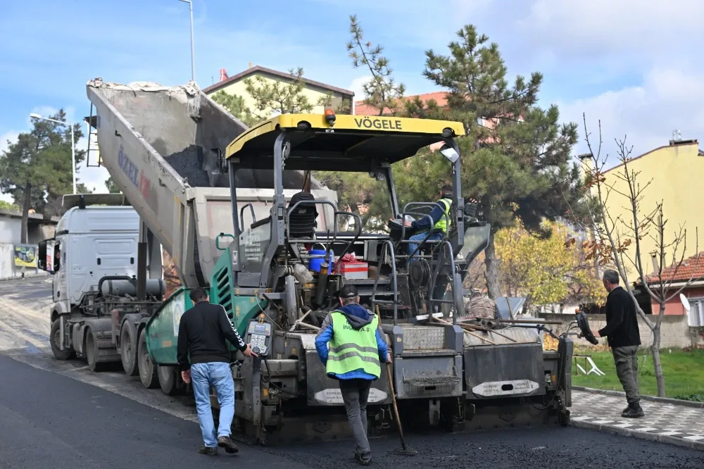 Demirci’de 74 Milyonluk Asfalt Yatırımı Sürüyor