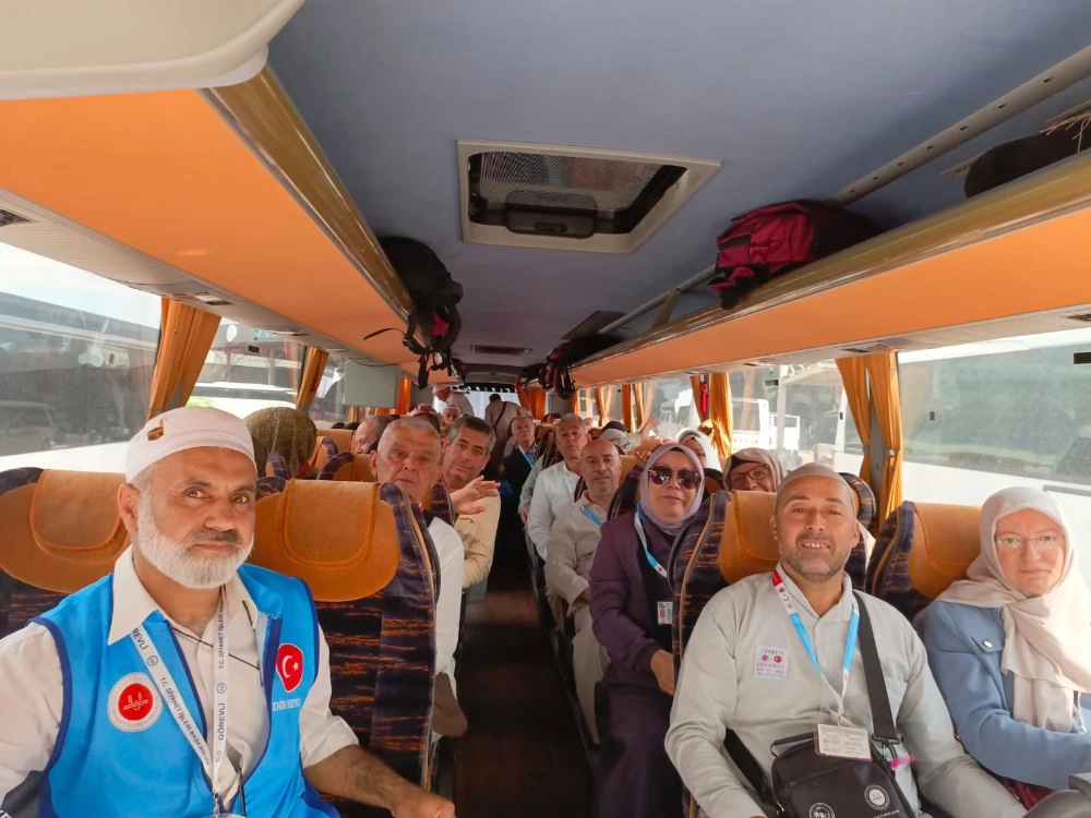 Manisa’dan İlk Hac Kafilesi Dualarla Uğurlandı