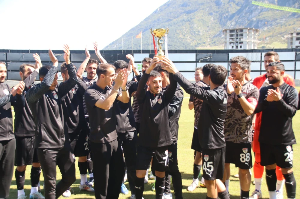 Manisaspor şampiyonluk kupasıyla taraftarıyla buluşuyor