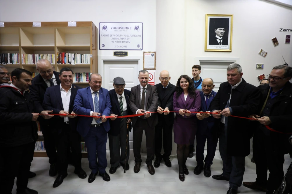YUNUSEMRE KÜTÜPHANELERİ ÖĞRENCİLERİ AĞIRLIYOR