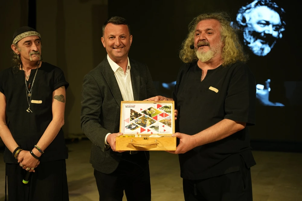 Çağlak Festivali Sanatla Perdelerini Açtı: Müfit Can Saçıntı Akhisar’da Sahne Aldı