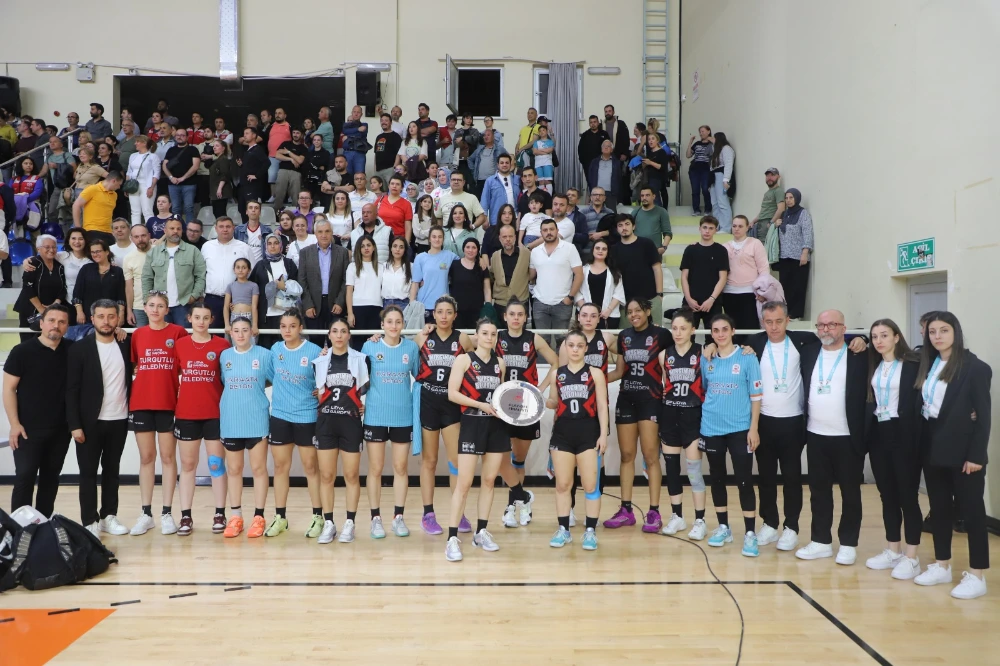  Turgutlu Belediyespor Kadın Basketbol Takımı Hedefin Üstünde Sezon Geçirdi