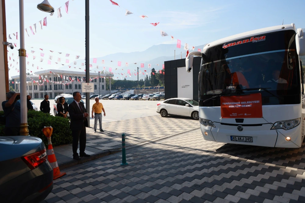 YUNUSEMRELİ KADINLAR İZMİR’İ GEZECEK