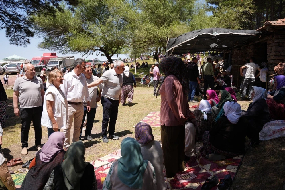 BAŞKAN KAYSERİLİ VE CHP HEYETİ MAHALLE HAYIRLARINA KATILDI