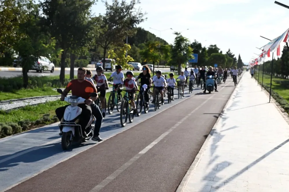 Akhisarlılar Sağlıklı Yaşam İçin Pedal Çevirdi