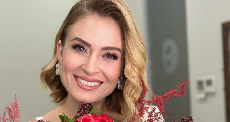 Oyuncu Ceyda Düvenci, seçim sonrası paylaşımını sevgilisiyle yaptı