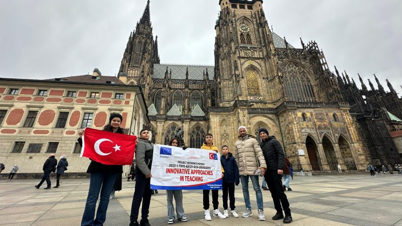 Karaoğlanlı Ortaokulu’ndan Çekya’ya Eğitim Ziyareti