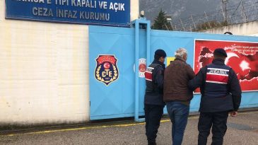 Manisa’da Yol Kontrolünde Aranan Şahıs Yakalandı