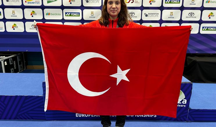 Manisalı Milli Badmintoncu Ravza Bodur Avrupa’da final oynadı