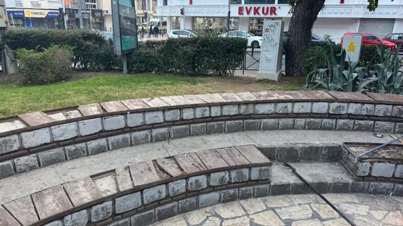 Ulupark’taki Ahşap Oturma Alanları Yenilendi