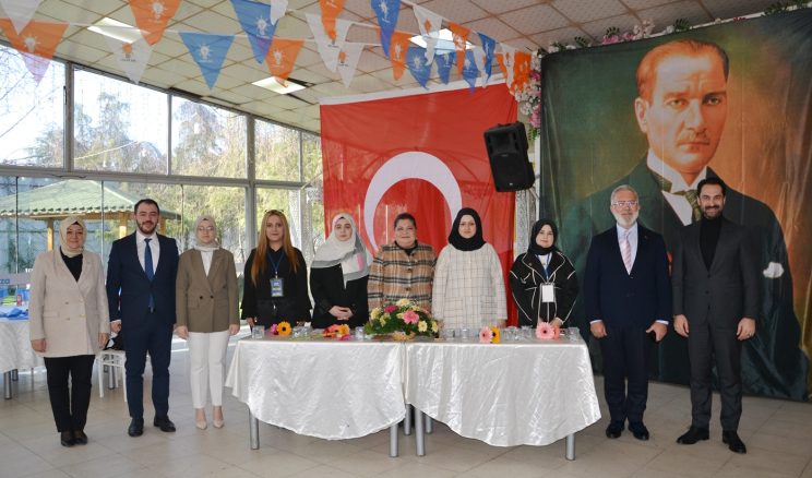 Büşra Temel, AK Parti Yunusemre İlçe Kadın Kolları Başkanlığına Seçildi